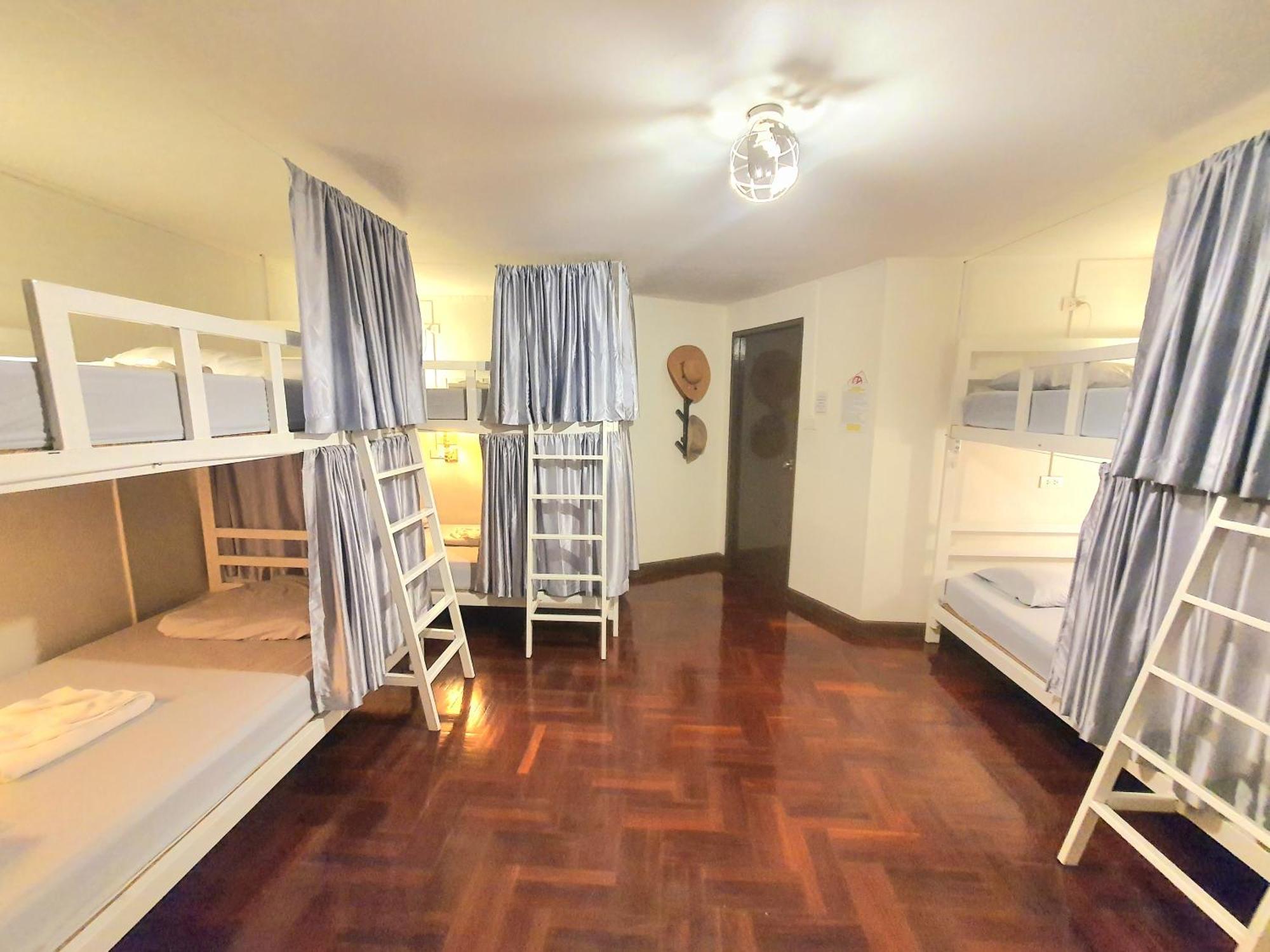 Home16 Sukhumvit16 Bangkok Zewnętrze zdjęcie