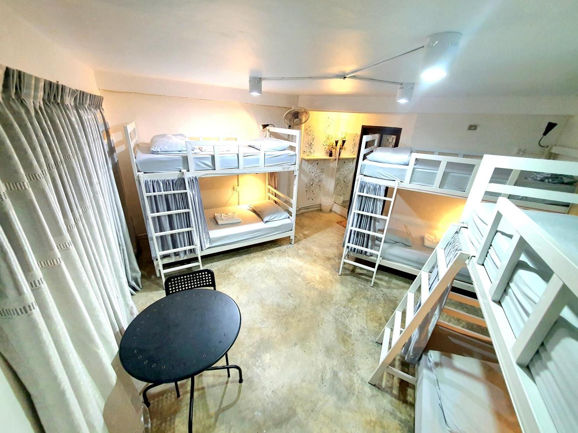 Home16 Sukhumvit16 Bangkok Zewnętrze zdjęcie