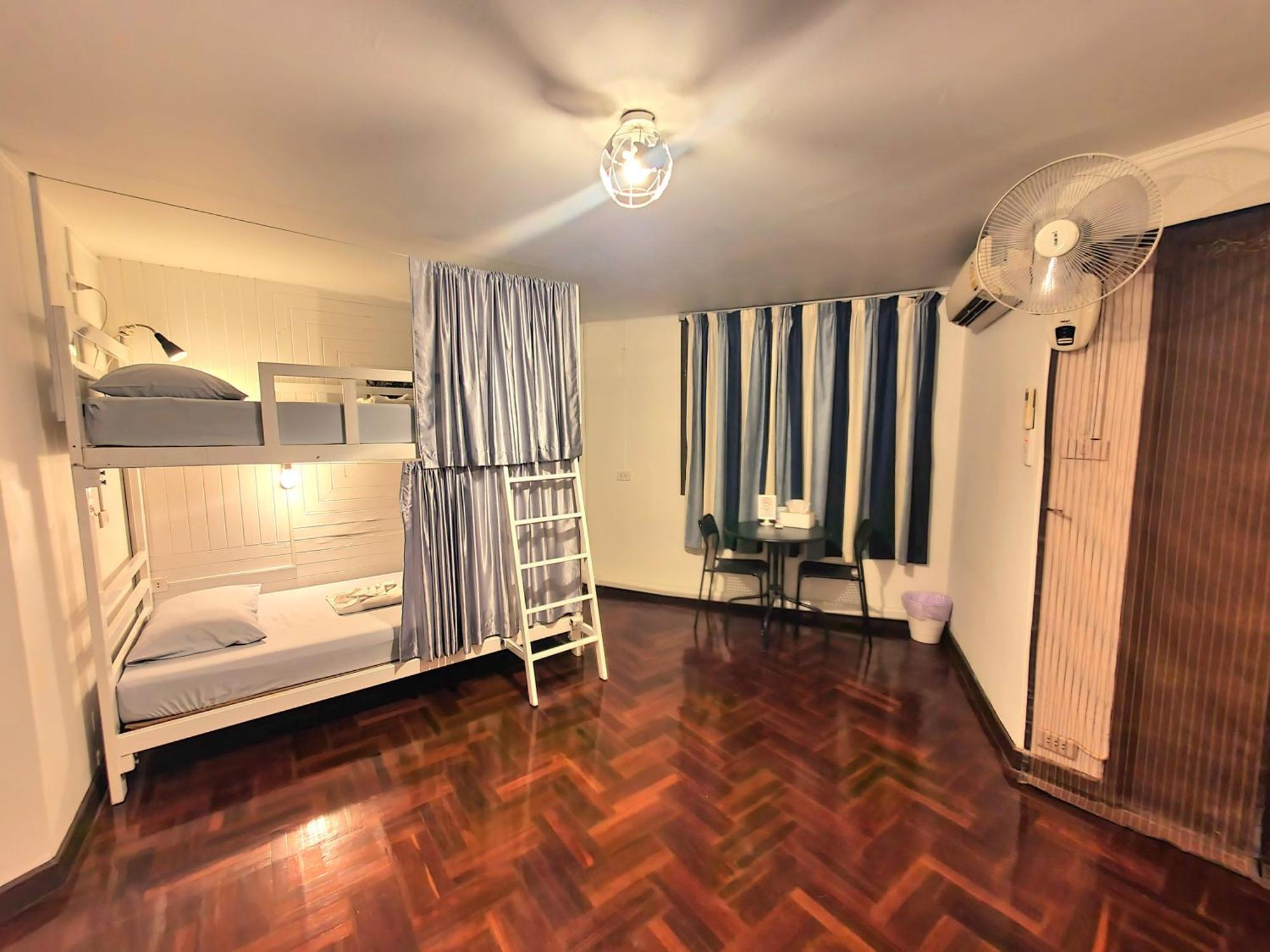 Home16 Sukhumvit16 Bangkok Zewnętrze zdjęcie