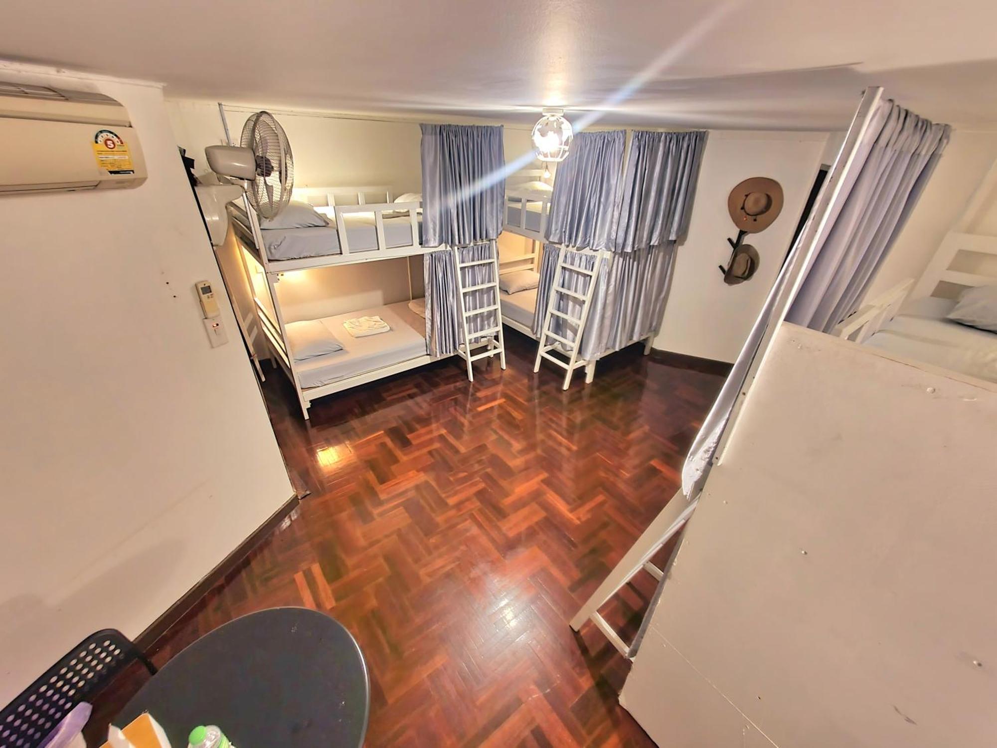 Home16 Sukhumvit16 Bangkok Zewnętrze zdjęcie