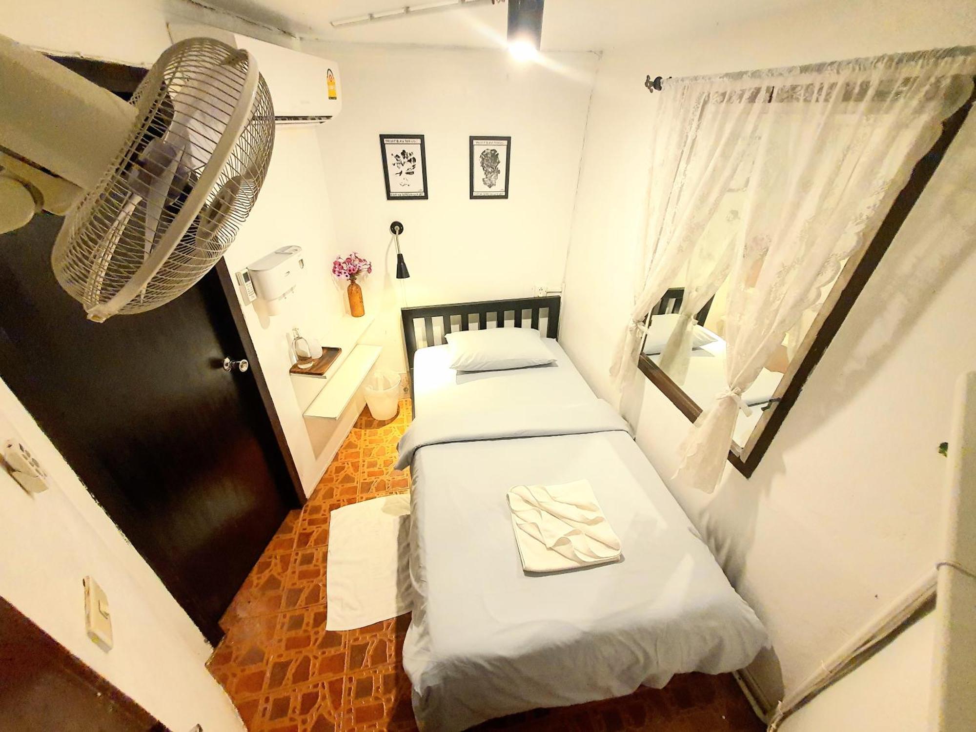 Home16 Sukhumvit16 Bangkok Zewnętrze zdjęcie